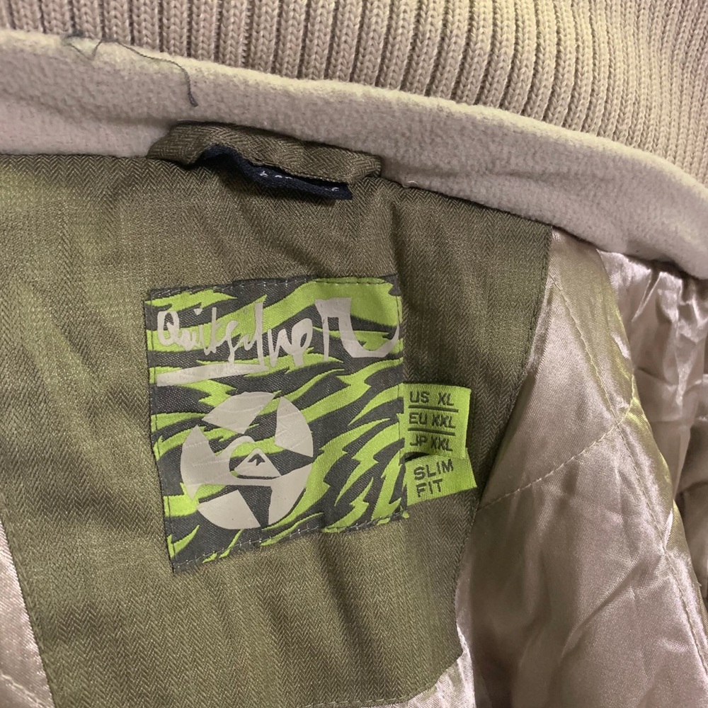 Quicksilver snow board jacket and mission6 pants
